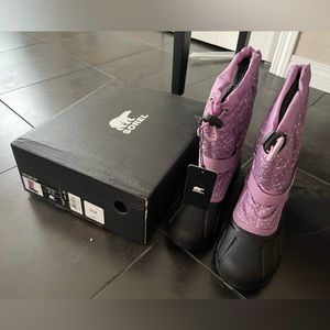 Sorel Girl Snowboots - Brand New